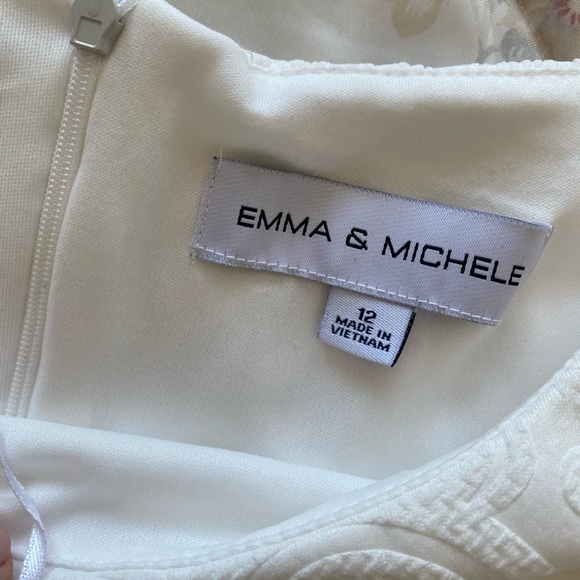 White lace dress - Picture 2 of 2